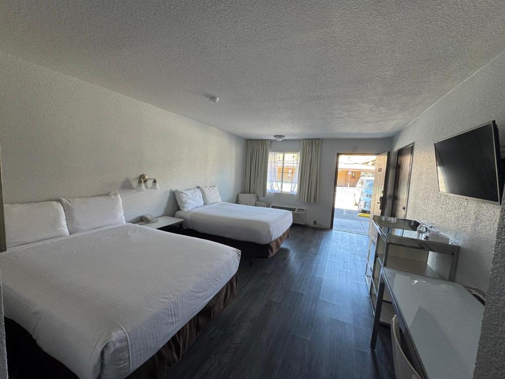Deluxe Double Room interior